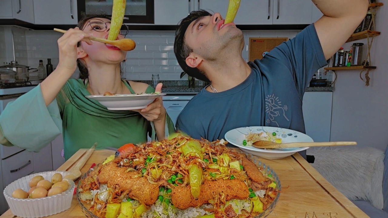 احتفلت بيوم من أهم ايامي، اكلنا كباب مع الرز والبصل المقرمش