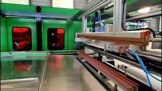 Full automatic bottle bagging machine.