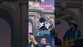 Juanes en la puerta de Alcalá Madrid spain🇪🇸#shorts #spain #juanes #madrid #hispanida2023