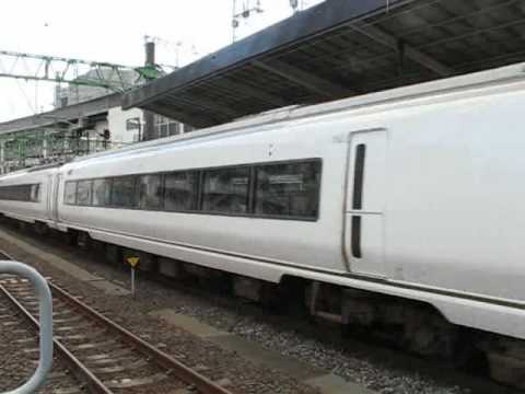 Rail 仙台駅を出発していく651系11両編成