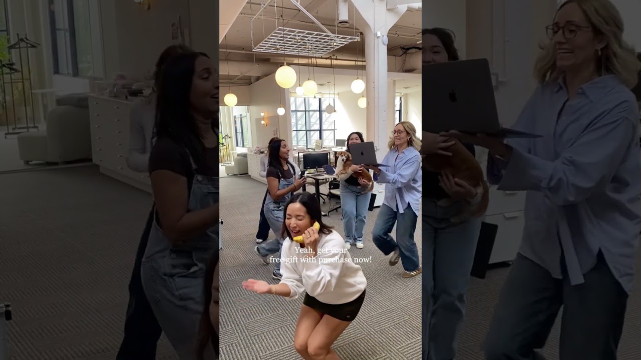 It's time for free earrings! Get your gift with purchase 🥰