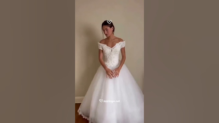 Elle essaye la robe de mariée de sa mère 👰‍♀️#mariages #weddingdress #robedemariée #mariagesnet