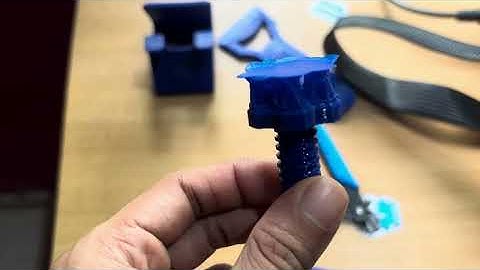 3D-Printed Charge Cable Hook
