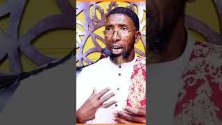 Nin Isago Salaad Duhur ku jira Geeriyooday....#shorts #shortvideo #islam