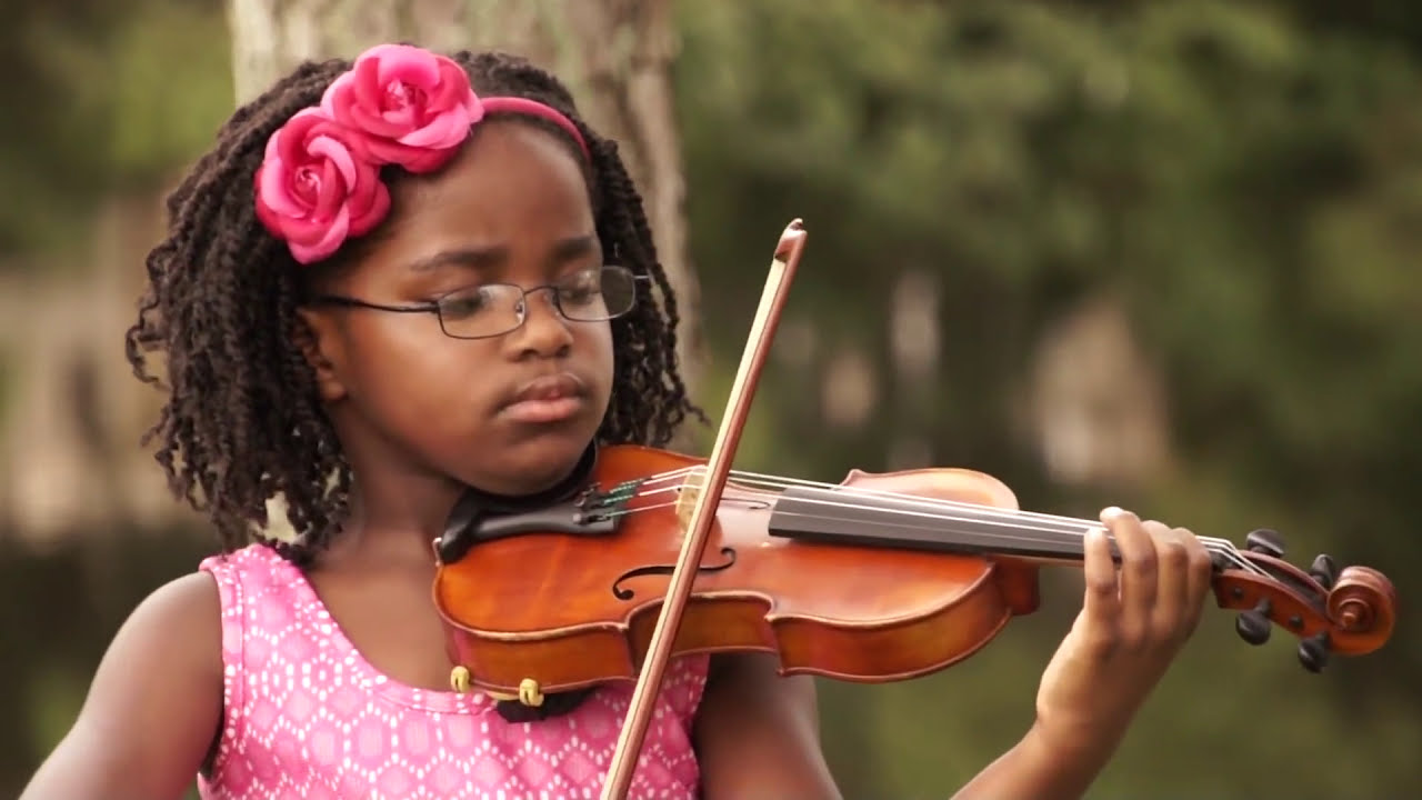 Amazing 6-Year-Old Violinist Plays "Let It Go" From Disney's Frozen