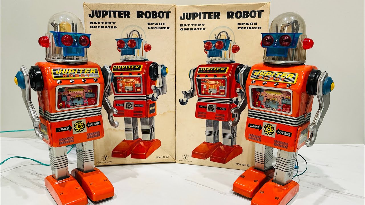 Два потрясающих робота-Юпитера, включая знаменитого робота Роберта Лессера! 🫨