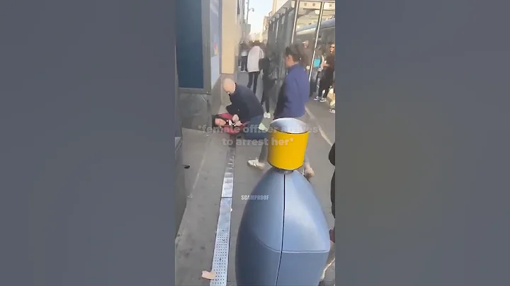 Pickpocket caught by undercover cop 👏🏼