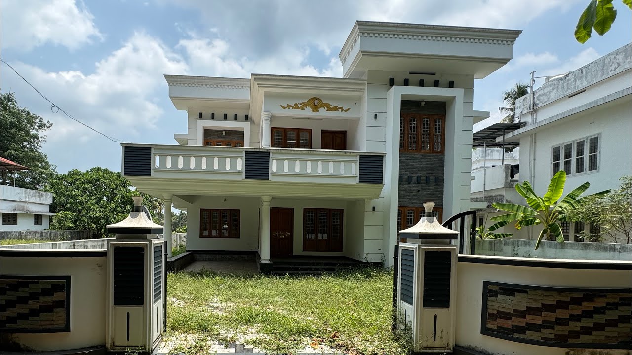 Used House for Sale near Cochin Airport, Ernakulam 9.75 Cent, 2400