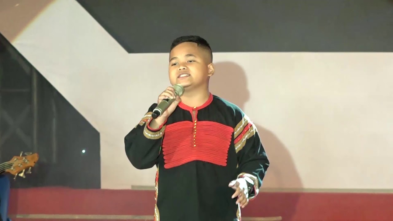 Cậu Bé Người Ê Đê  Cất Tiếng Hát Làm Ban Giám Khảo Nổi Gia Gà