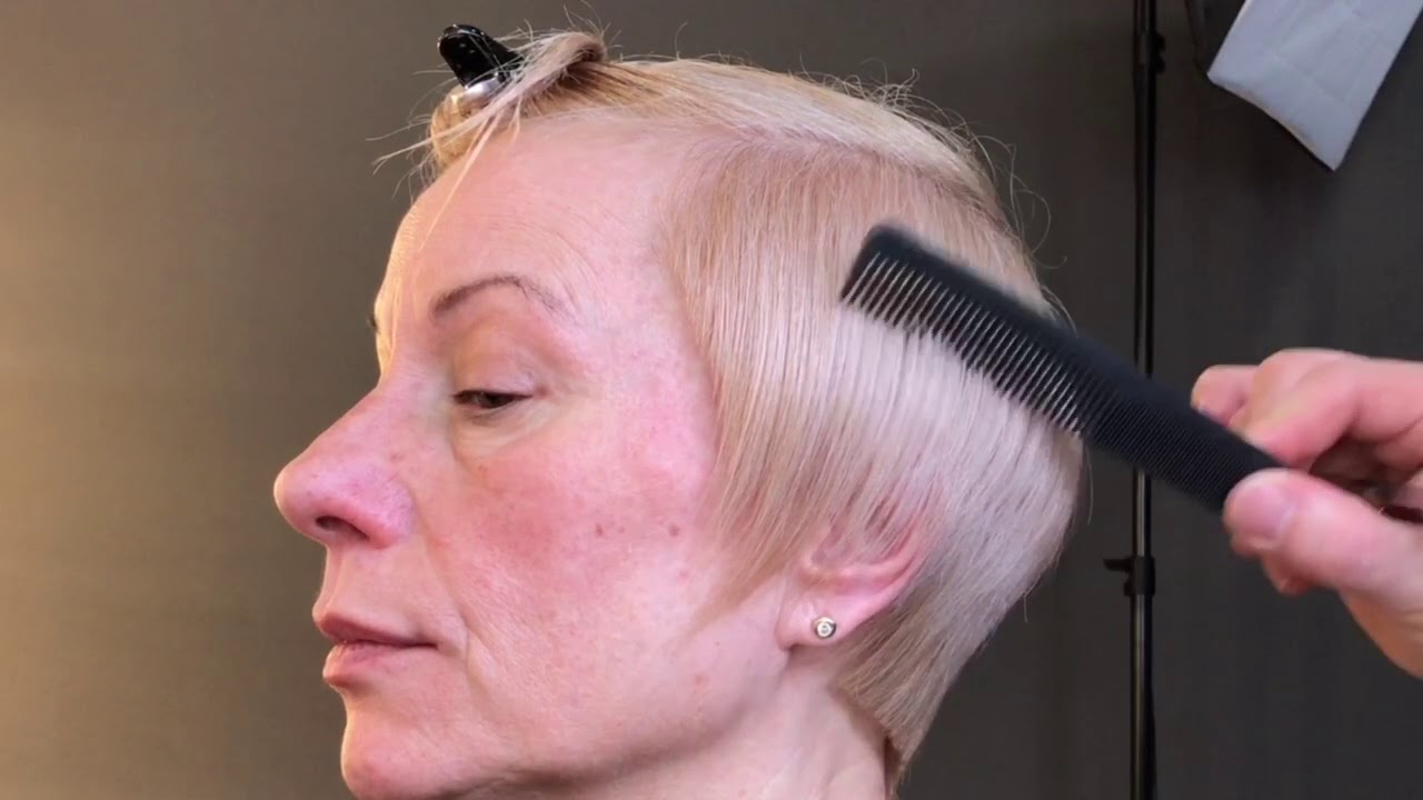 Градуированная короткая стрижка