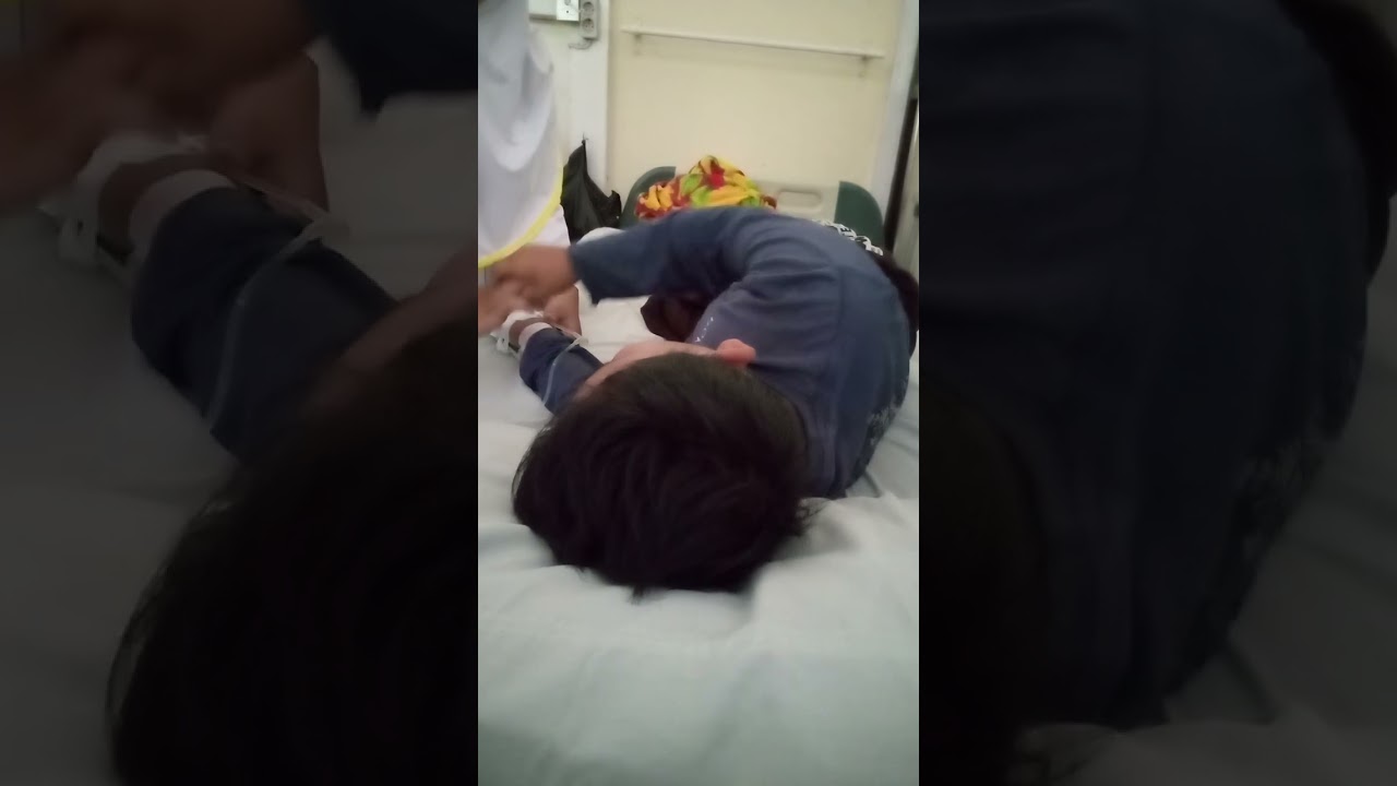 si roset nangis di rst