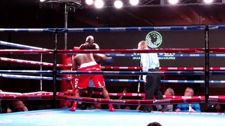 LaRon Mitchell wins by KO, 12-0.