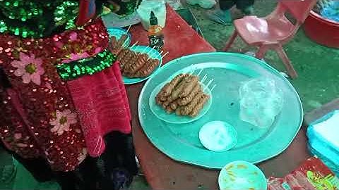 Tết rồi,Nay bà con ra chợ sắm đồ chờ đón....