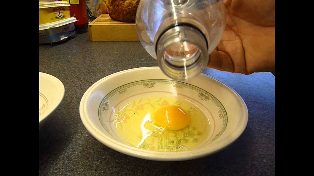 Separate egg yolks/whites using a plastic bottle YouTube