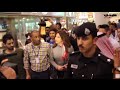 نجوى كرم تخرج من مطار الكويت بحماية الشرطة