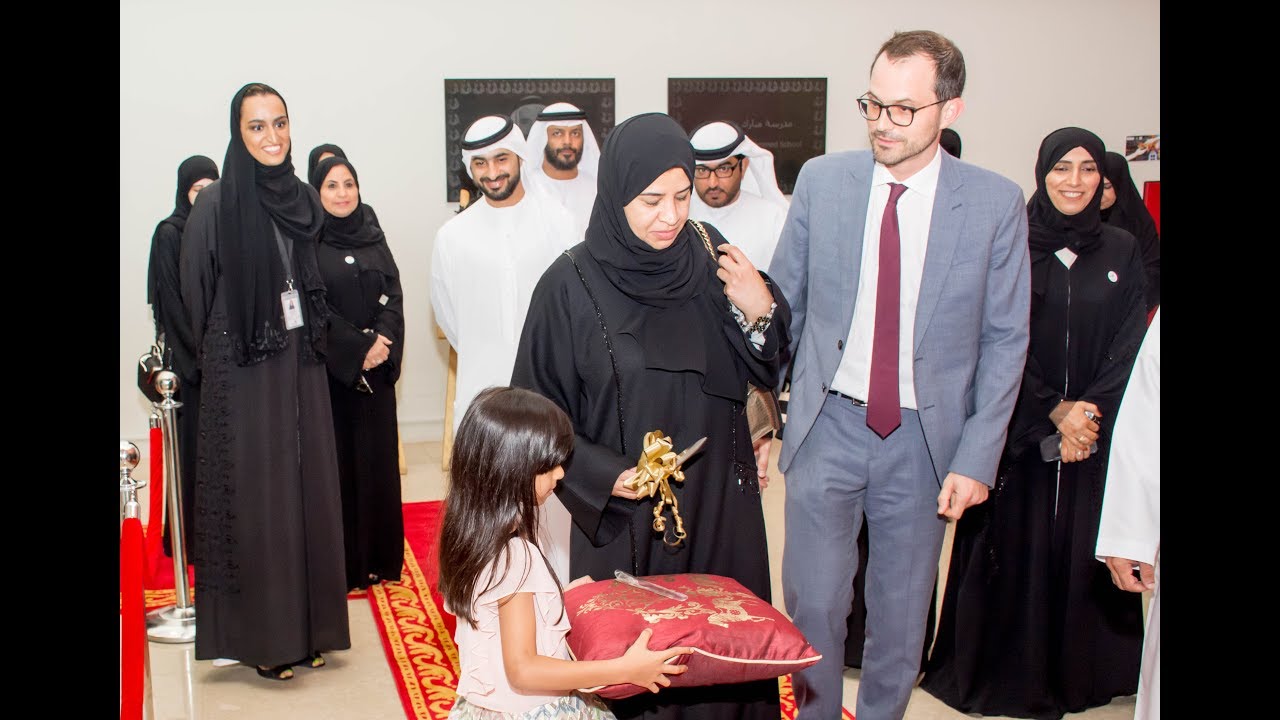 لوفر مبارك بن محمد لوحات عالمية بأنامل الصغار