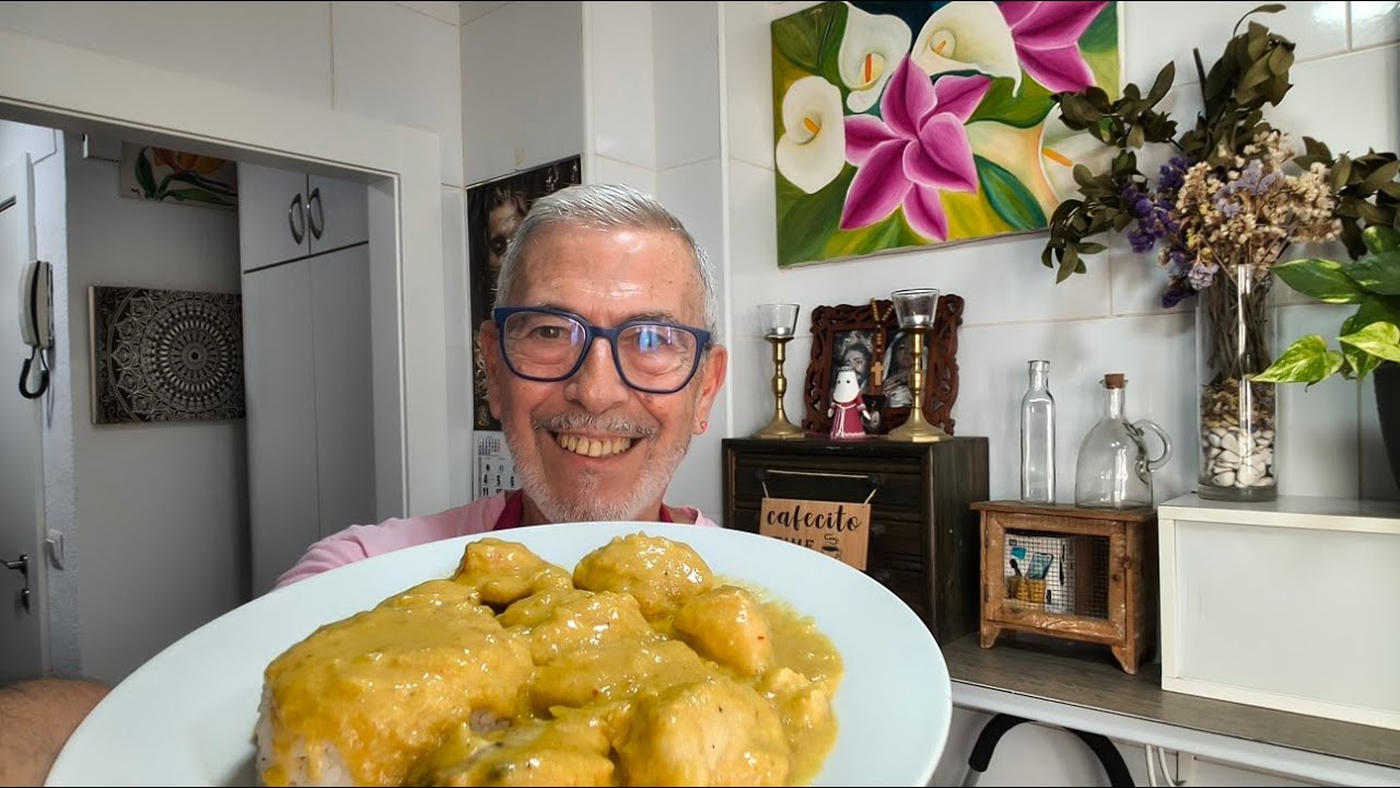 Pollo en salsa de almendras , fácil y muy rico .