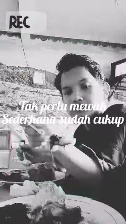 Story WA Rasanya aku sedang melayang terbang ke awan menembus batas kewajaran.