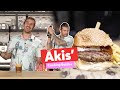 Akis' Cooking Battles | The Umami Burger | Άκης Πετρετζίκης