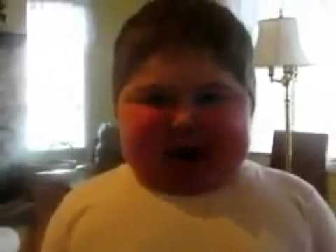 امي جات جبت لي هديه جابت لي كرتون حليب سعوديه هههه