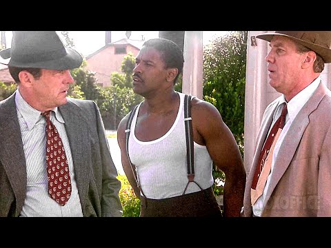 警察はデンゼルを保護するために逮捕する | 青いドレスの女 | 映画シーン