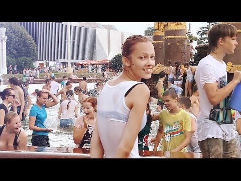 Водная битва ВВЦ / Water fight in Moscow (flashmob)