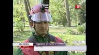 Арбористы БелАрбо пилят аварийные деревья на камеру