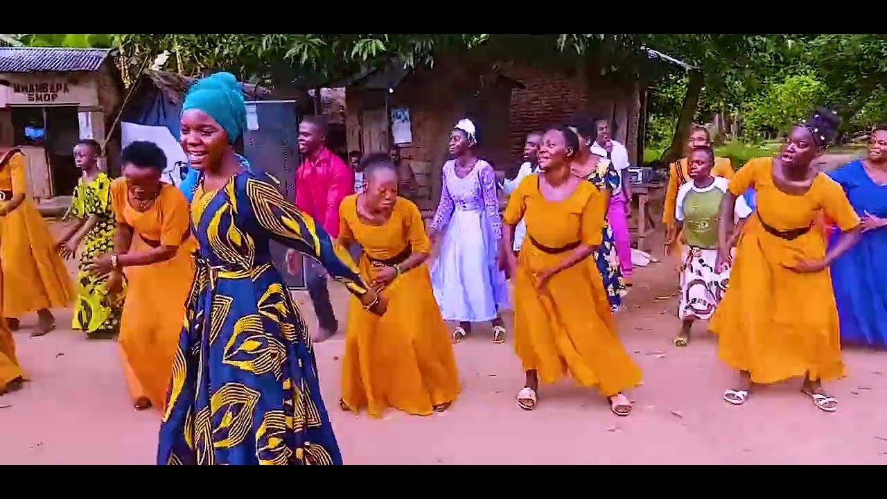 Tazama TGS CHOIR Wakiimba Mkutanoni