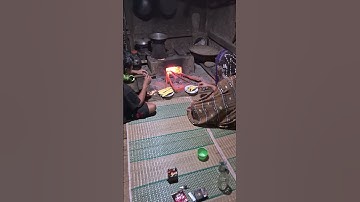 Nyunda‼️! Makan Bubuy sampeu/singkong di dapur emak depan hawu yang menghangatkan