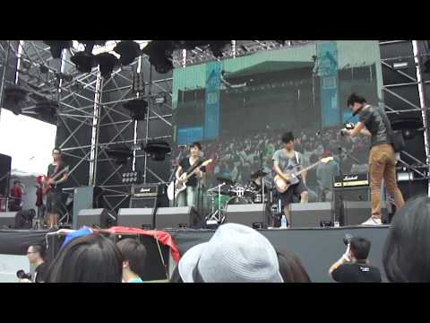 2013野台開唱 風舞台 四分衛-起來