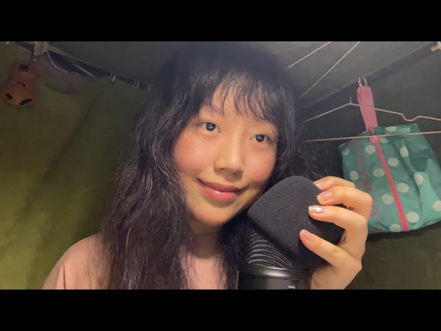 ASMR Dry+Wet Mouth Sounds & Mic Swirling 🎙️👐🏻 class=