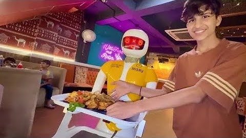 Robot khana Leke Aaya Hamare Liye 🥰