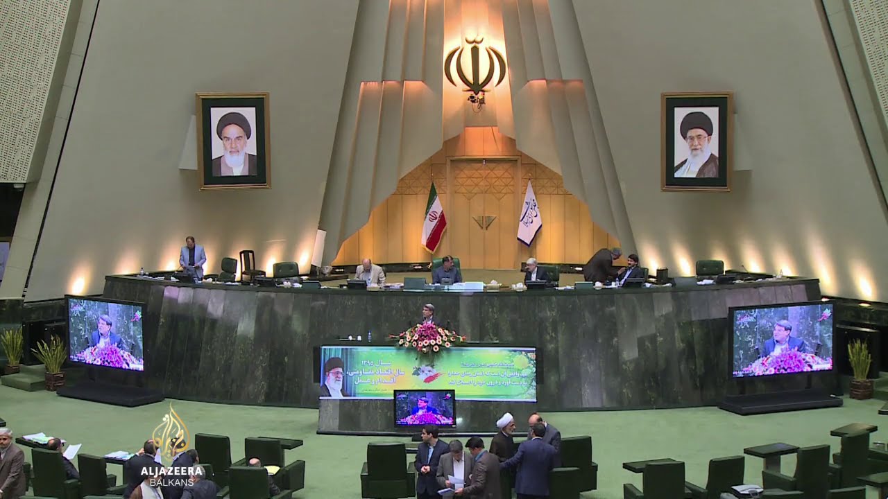 يتزايد عدد معارضي الاتفاق النووي الإيراني