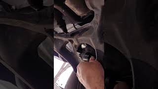 cómo reemplazar suspensión delantera de Chevrolet Express 2500