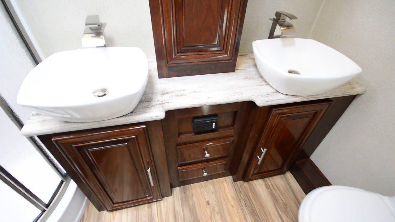 upload image 2019 FOREST RIVER GEORGETOWN 369 XL | Florida Outdoors RV