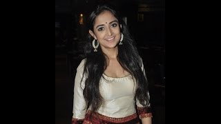 Monali Thakur Sings 'Sawaar Loon'
