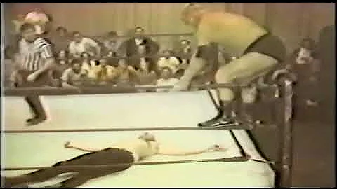Dick The Bruiser vs Bobby Harmon. 1968