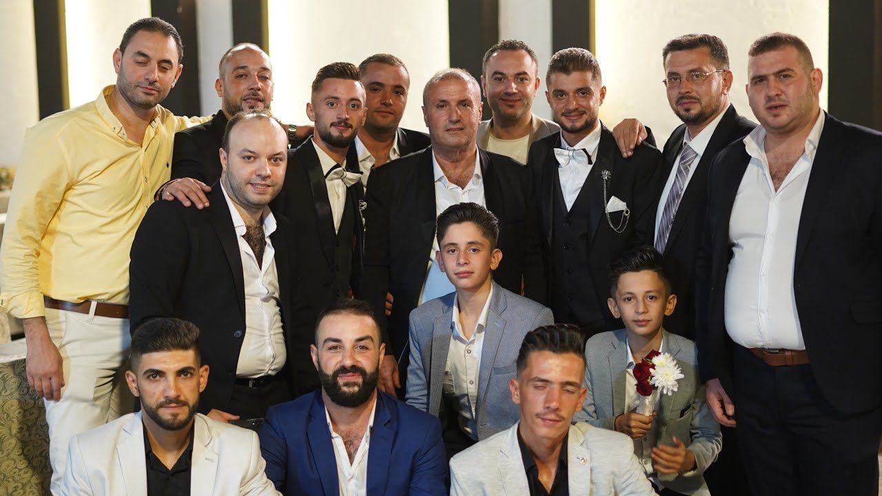 8العريسين محمد ومحمود ابناء الحاج صالح عساني المطرب علي دولة بصالة اندلسيا