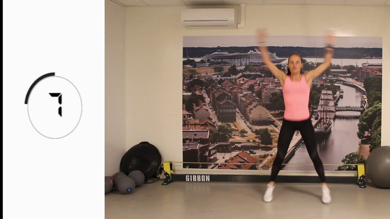 Raumenų  stiprinimo treniruotė.