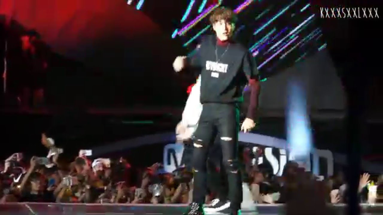 151202 KAI Main Focus - Drop That + Love Me Right @MAMA