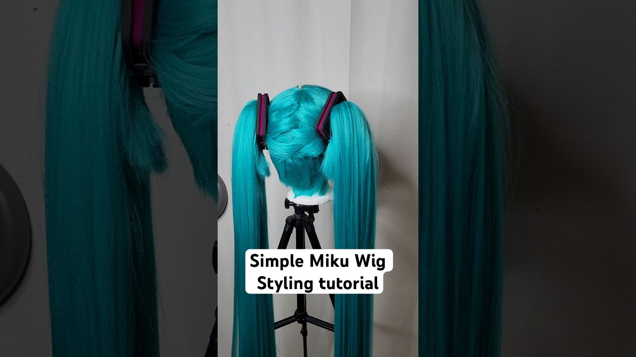 Simple Miku Wig styling tutorial!! #hatsunemikucosplay #mikuhatsunecosplay #wigstyling #初音ミク