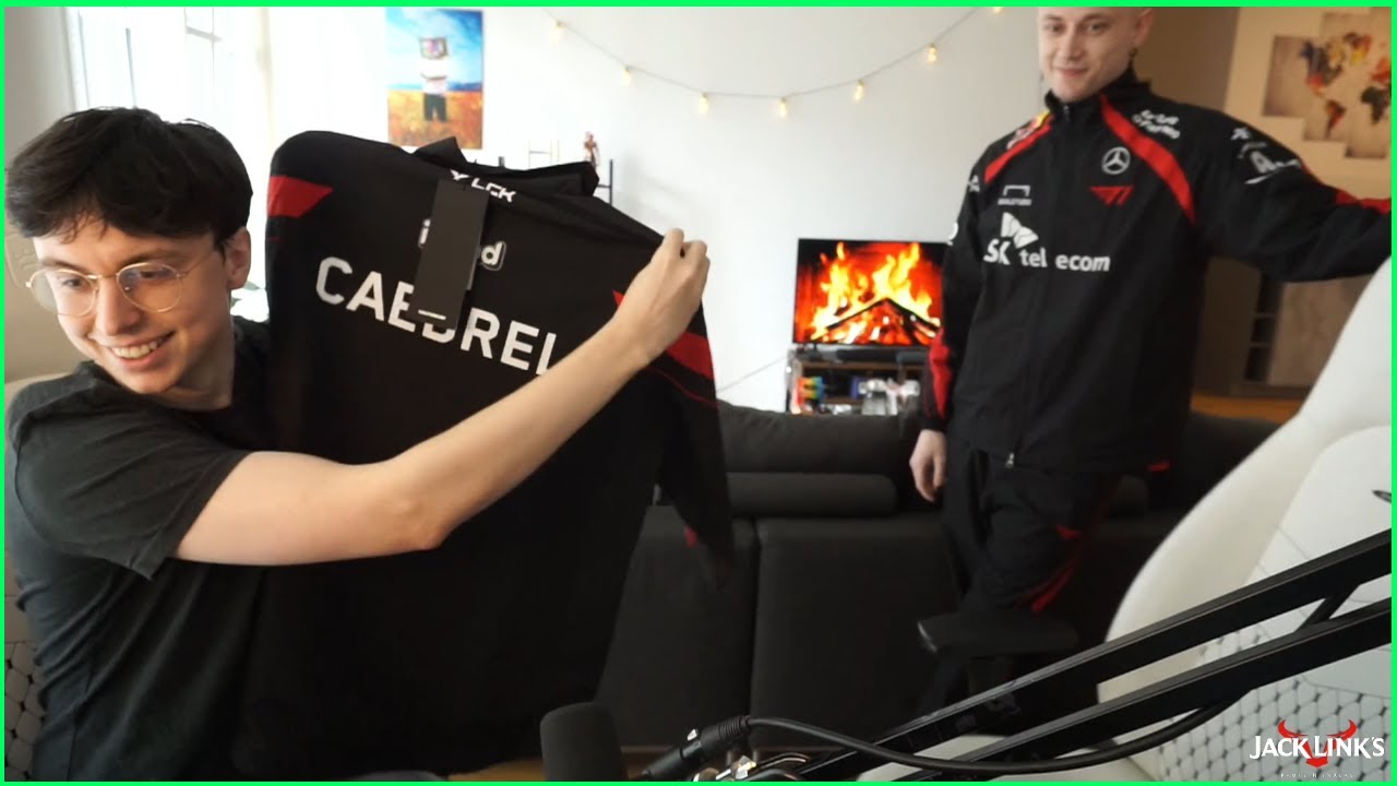 Rekkles Gives Caedrel A T1 Jacket