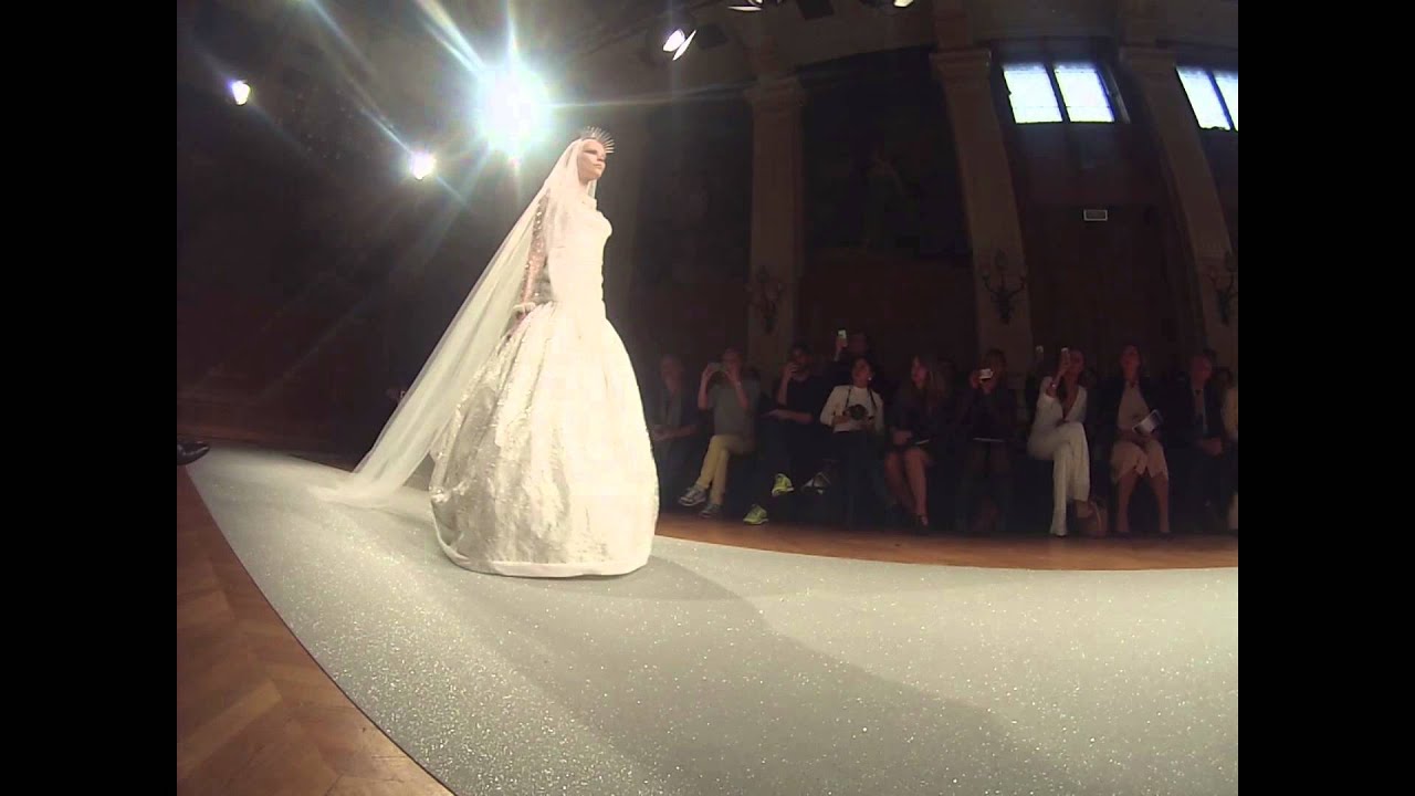 OSCAR CARVALLO Y ALEPEL PARIS FASHION