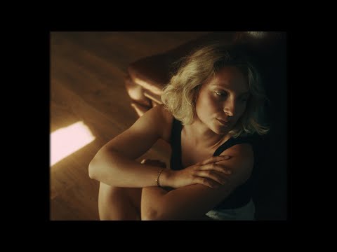 Nell - Parachute (Clip officiel)