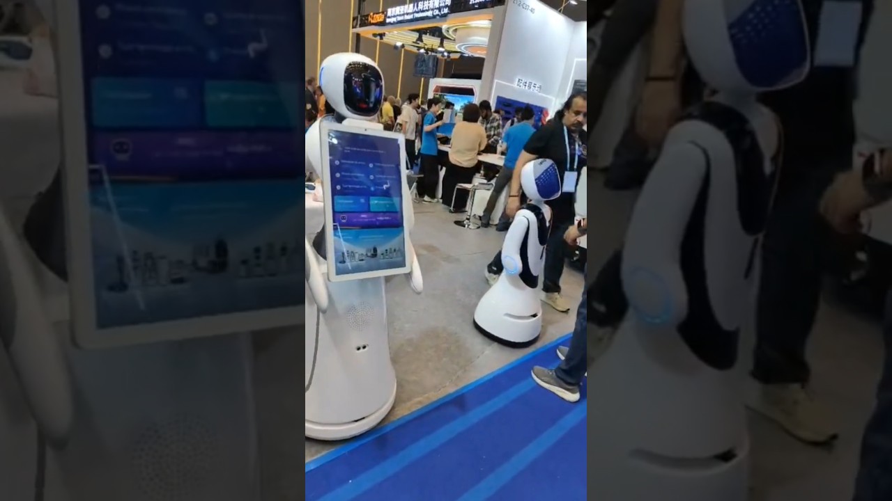 AI Smart Hotel Robot in China 🤖 | Canton Fair 