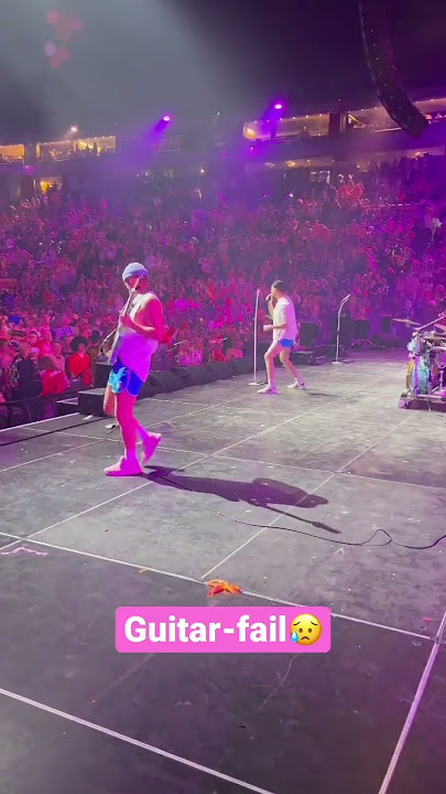 Guitar fail in Arena #band #guitar #fail #drums