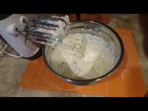 How To Make Sugar-Free Whipped Cream Cheese Frosting | For Keto Desserts | Easy And Fast | HFLC