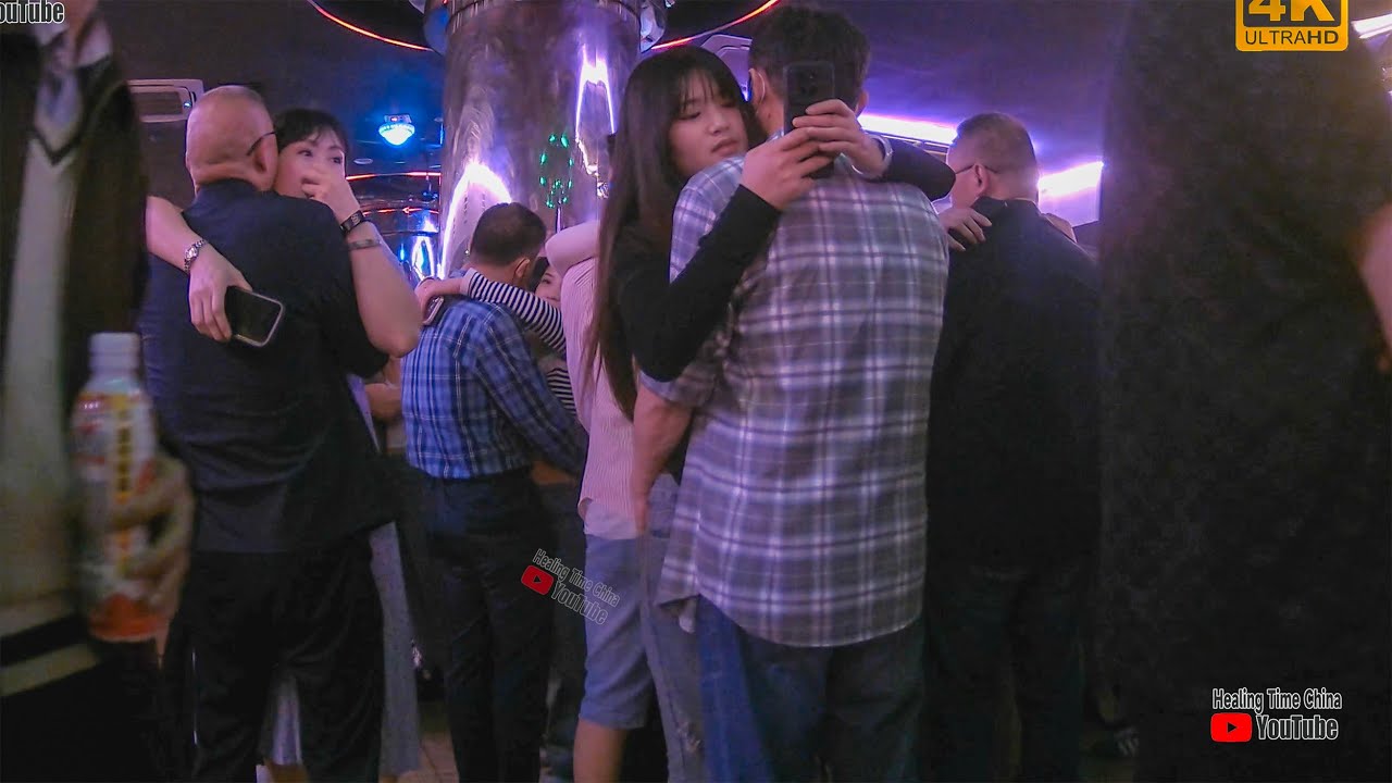 2025.08.30 Dancing with a beautiful lady, her partner is beautiful and gentle