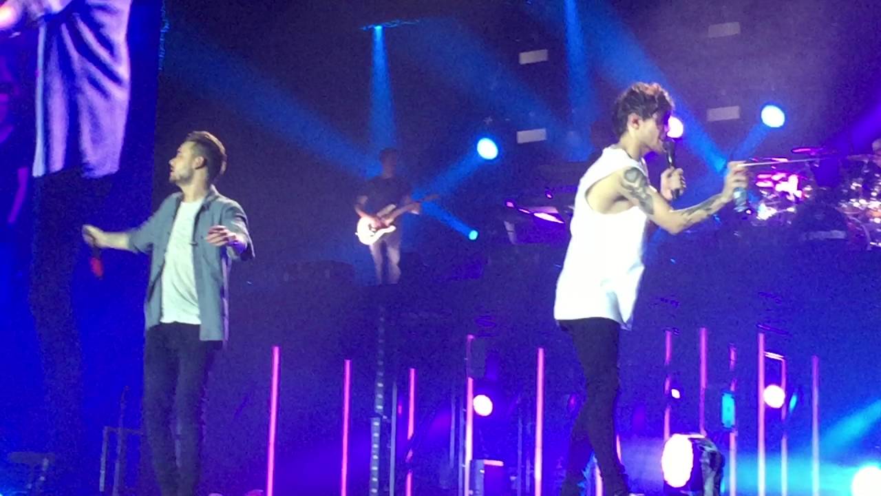 7th Row – What Makes You Beautiful - One Direction - OTRA - Sheffield - 31/10/15