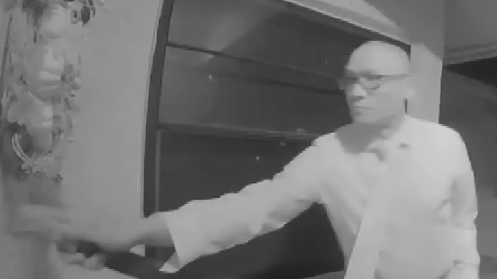 Man carrying machete caught on camera knocking on doors of Florida homes